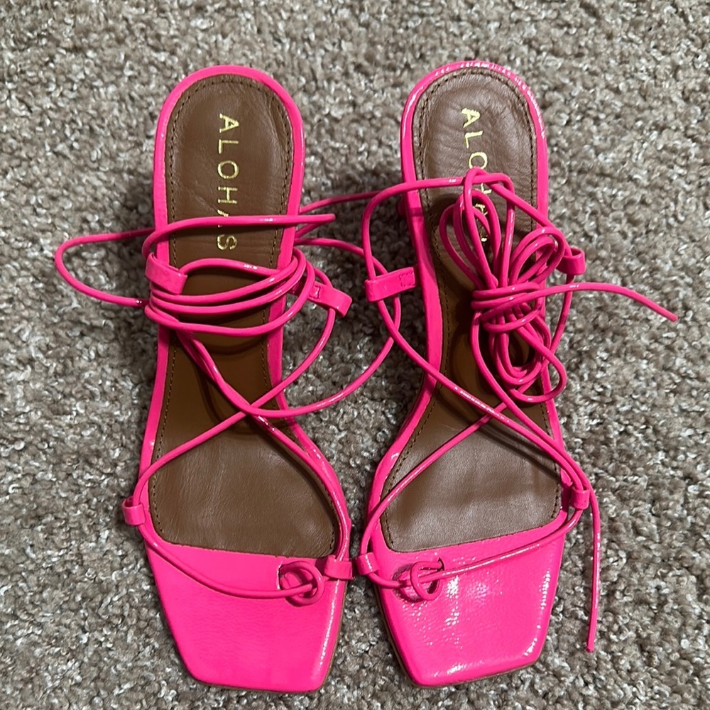 Alohas Women's Pink Strappy Sandals